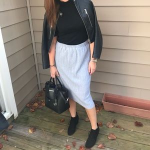 Very J Gray Pleated Skirt